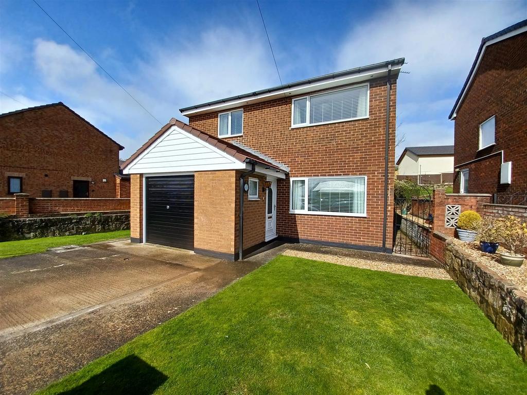 Rowlands Road, Pentre Broughton, Wrexham 3 bed detached house £230,000