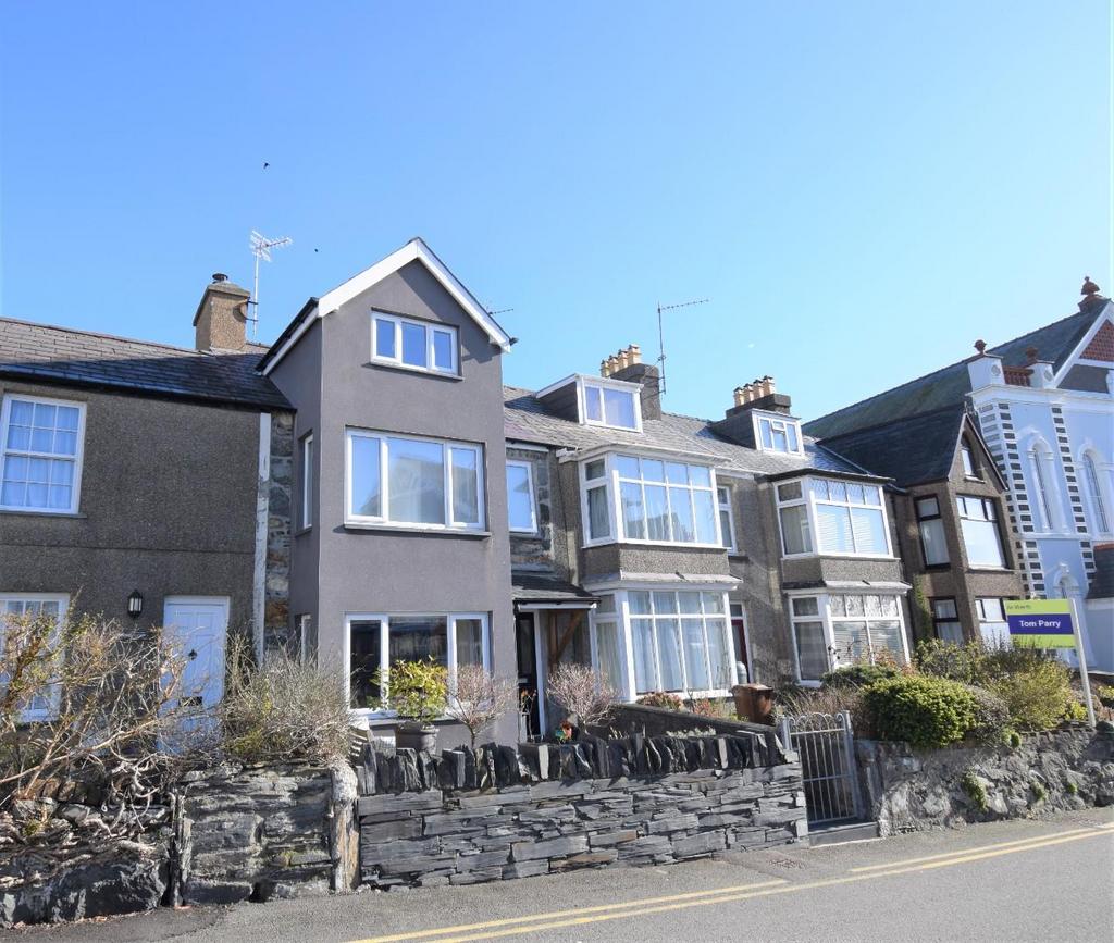 Railway Terrace, Criccieth 3 bed terraced house for sale £325,000