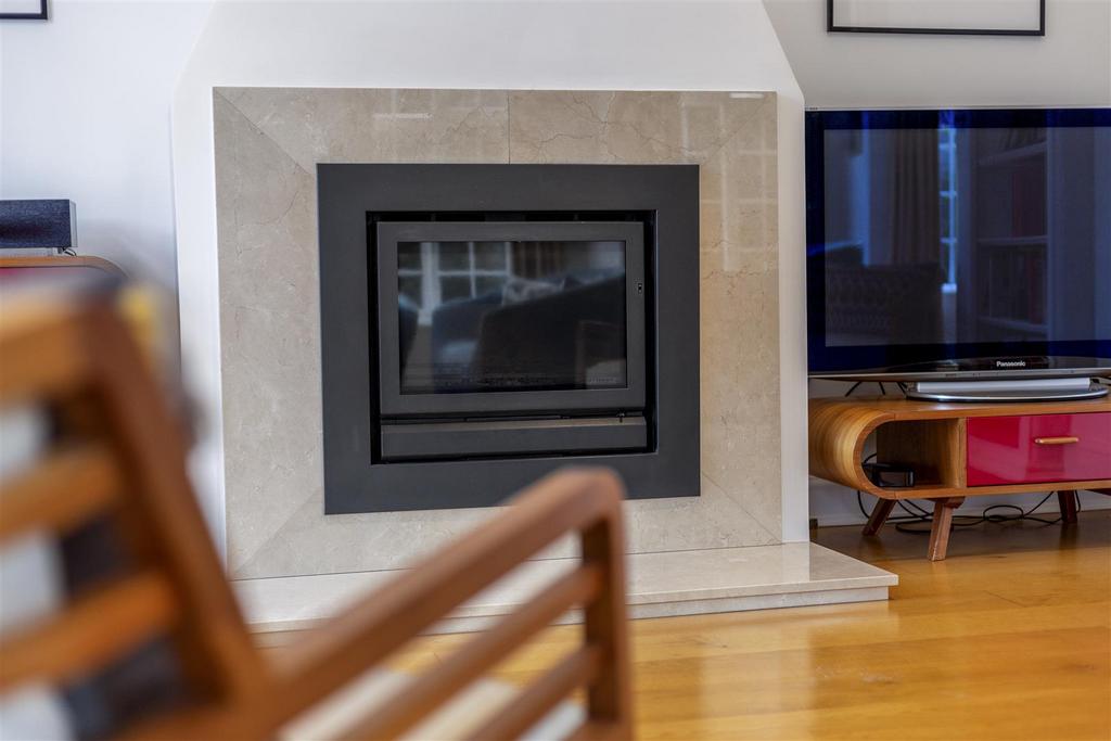 315330 Corner Cottage 23.jpg