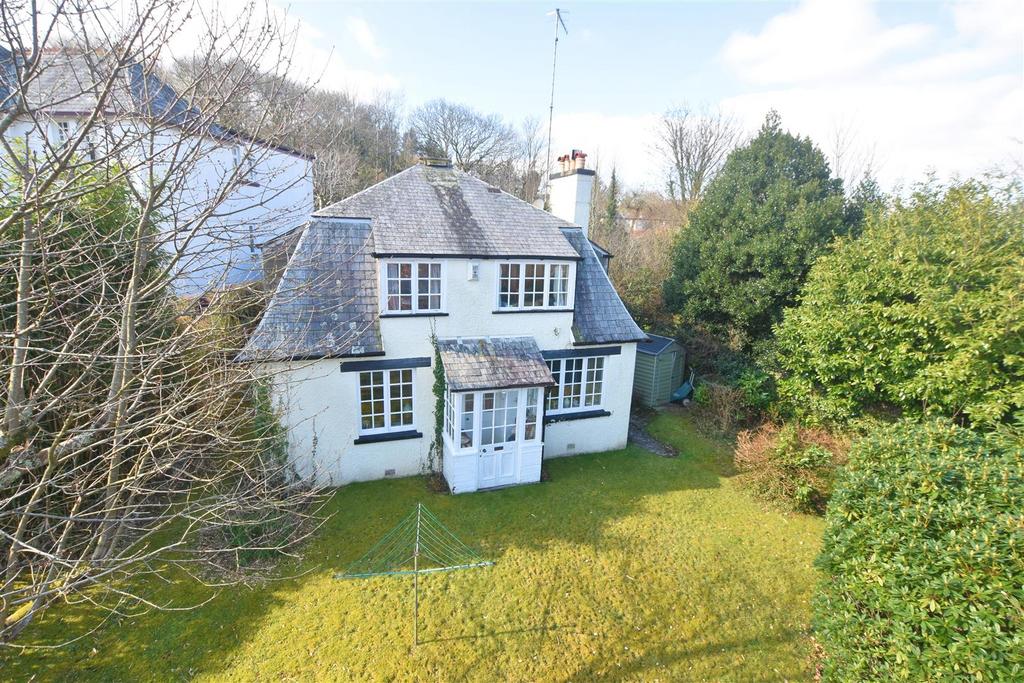 NO ONWARD CHAIN Old Station Road, Horrabridge, Yelverton 3 bed detached house for sale £300,000