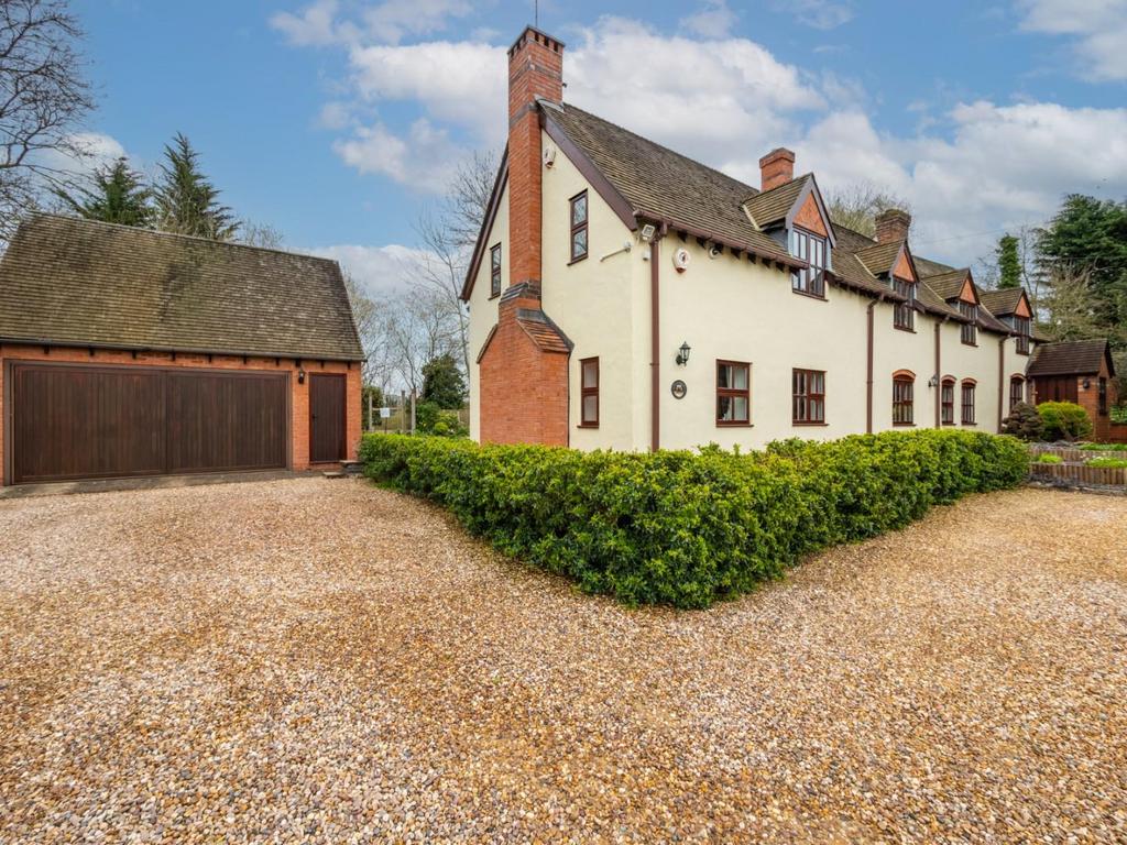 Welsh Road, Offchurch 4 bed cottage for sale £850,000