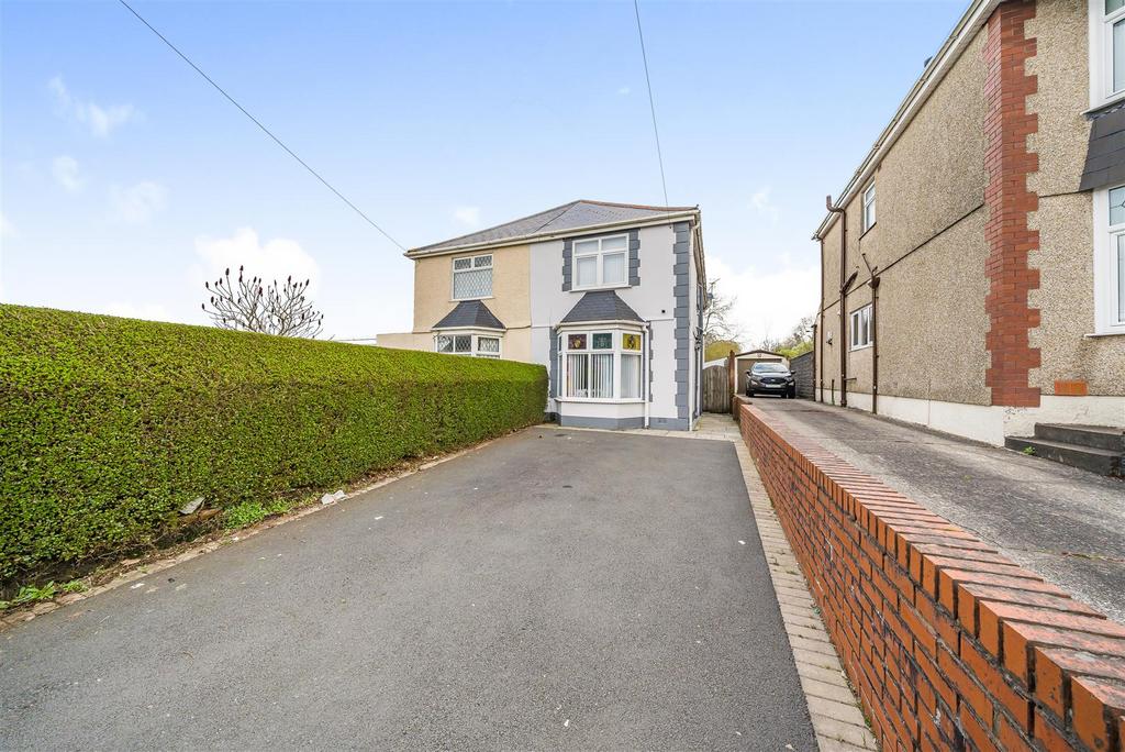 Ravenhill Road, Fforestfach, Swansea 3 bed semidetached house for sale