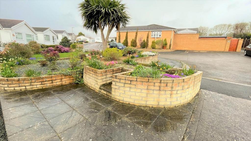 Berwyn Gardens, Penrhyn Bay, Llandudno 2 bed detached bungalow £279,950
