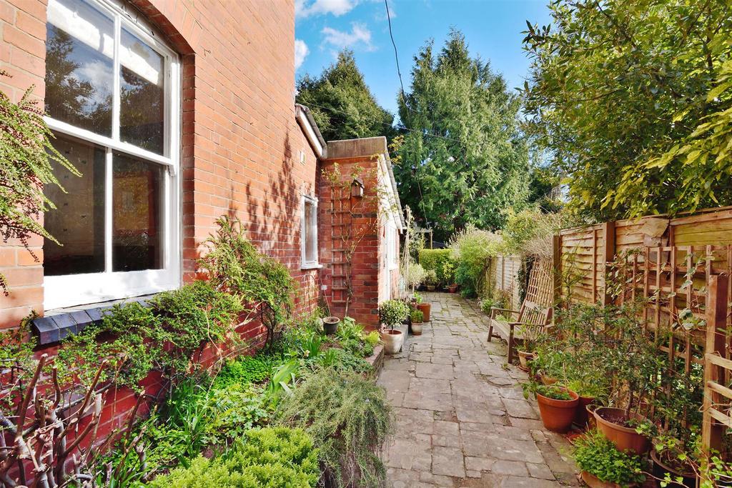 Elm Road, Hereford 4 bed semidetached house £459,500