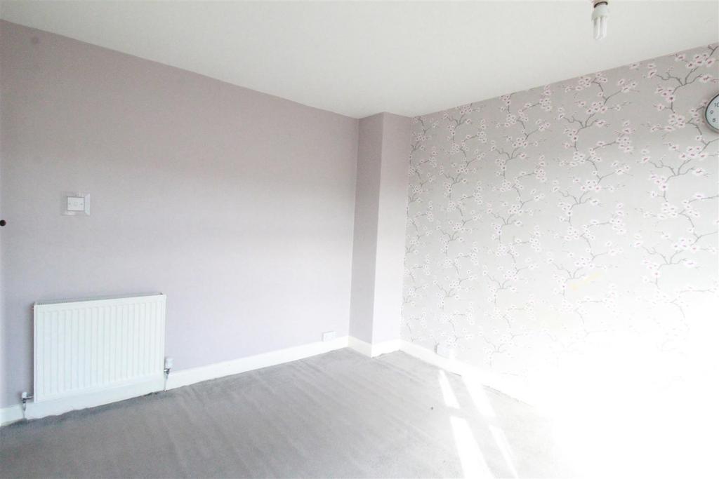 Keswick Gardens, Hull 3 bed terraced house £725 pcm (£167 pw)