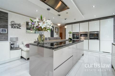 3 Heron Close, Blackburn, BB1 8NU