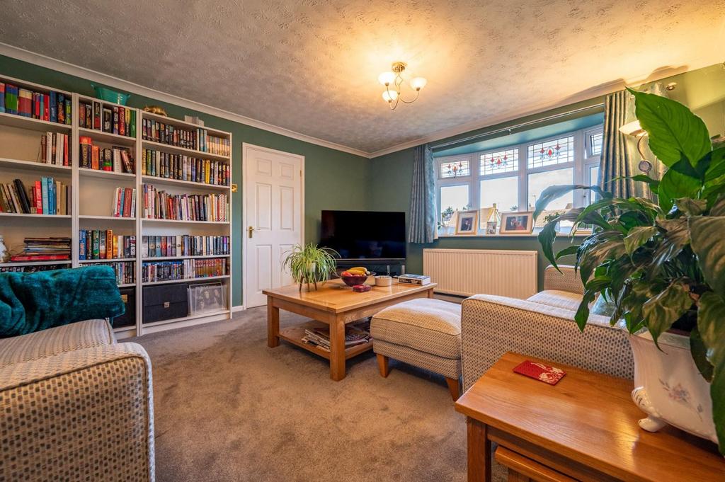 Woodview Road, Dunmow 4 bed detached house for sale £550,000