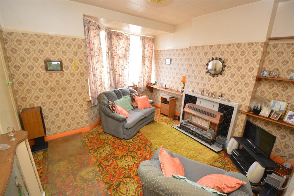 Broad Avenue, Leicester 3 bed townhouse £210,000