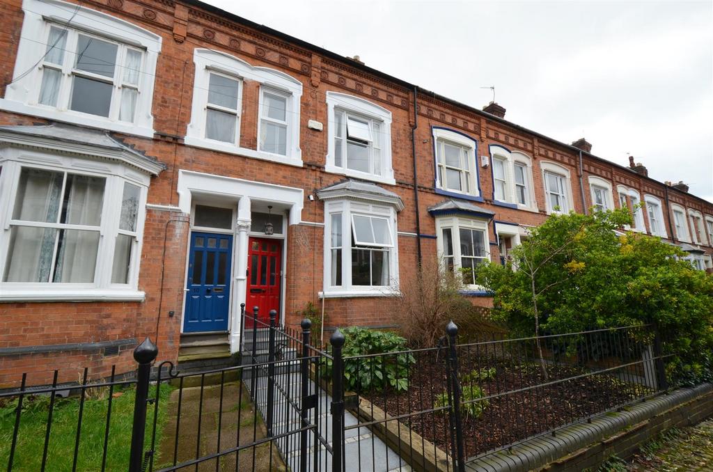 College Avenue, Leicester 3 bed terraced house for sale £265,000