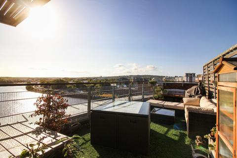 2 bedroom flat for sale - Quayside, Newcastle Upon Tyne