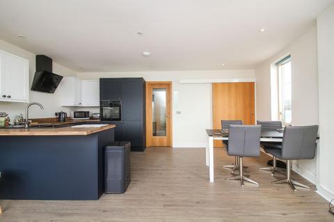 2 bedroom flat for sale, Quayside, Newcastle Upon Tyne