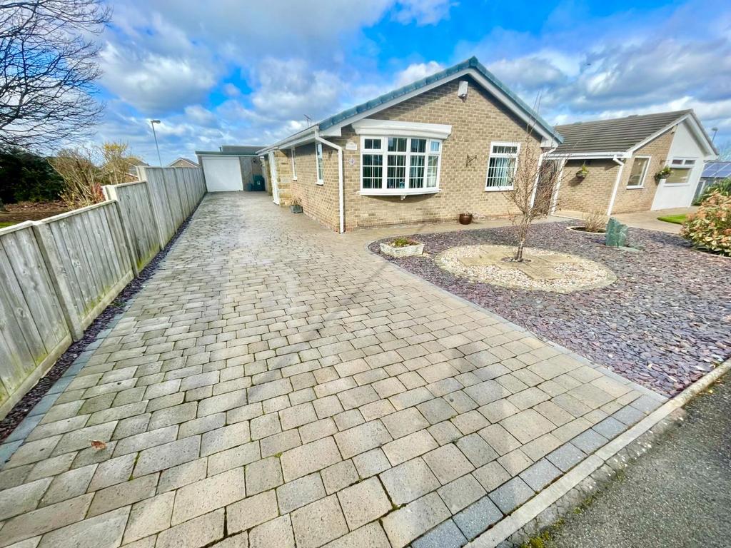 Mickleby Close, Nunthorpe, Middlesbrough 2 bed detached bungalow for