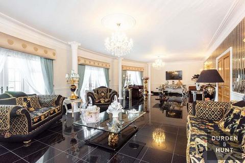 Orchards, 31 Colchester Road, Great Totham, Maldon, CM9 8DG