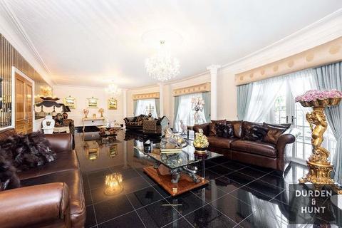 Orchards, 31 Colchester Road, Great Totham, Maldon, CM9 8DG
