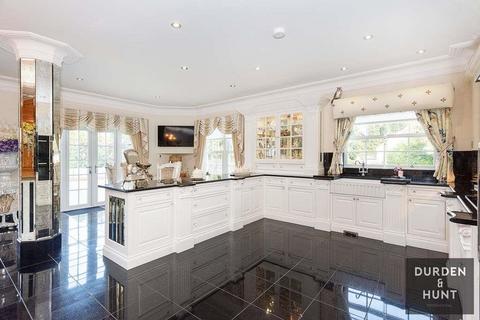 Orchards, 31 Colchester Road, Great Totham, Maldon, CM9 8DG