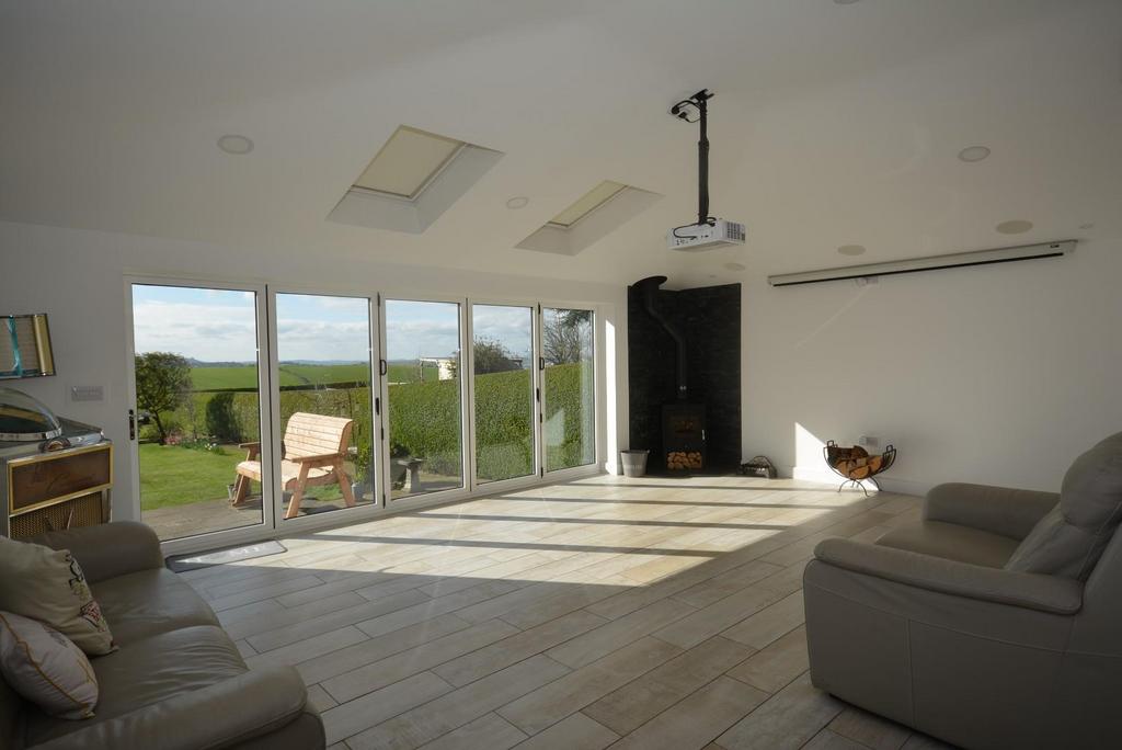 Lounge extension.JPG