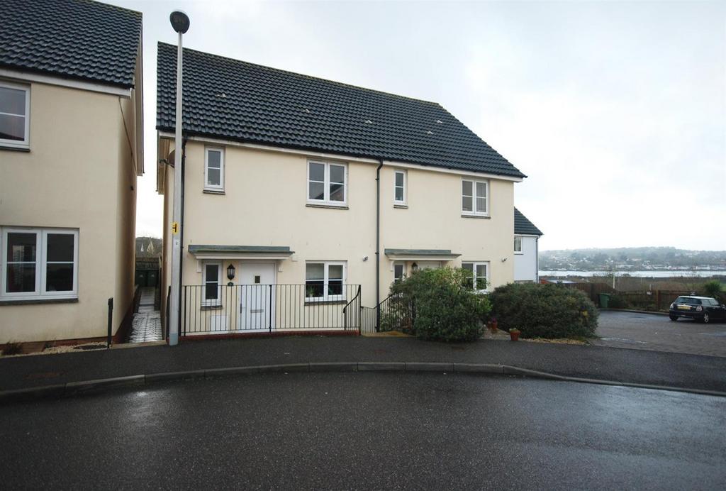 Donn Gardens, Bideford 3 bed semidetached house £875 pcm (£202 pw)