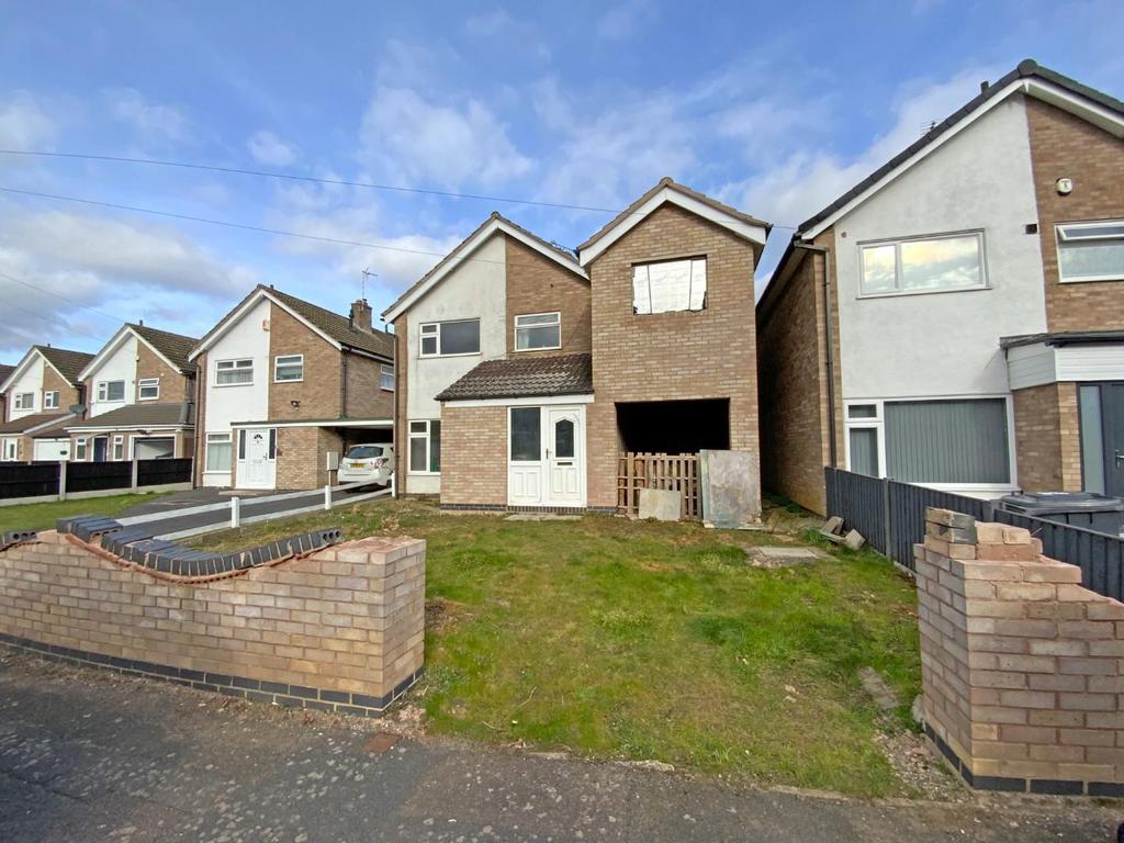 Yelverton Avenue, Evington, Leicester 3 bed detached house £350,000