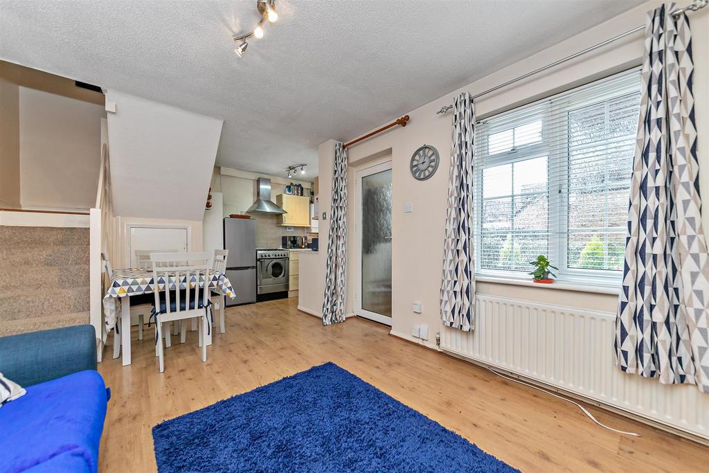 Aldbury Close, St. Albans 1 bed end of terrace house £1,000 pcm (£231 pw)