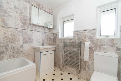 136 Clun Road, Wick, Littlehampton, BN17 7ET
