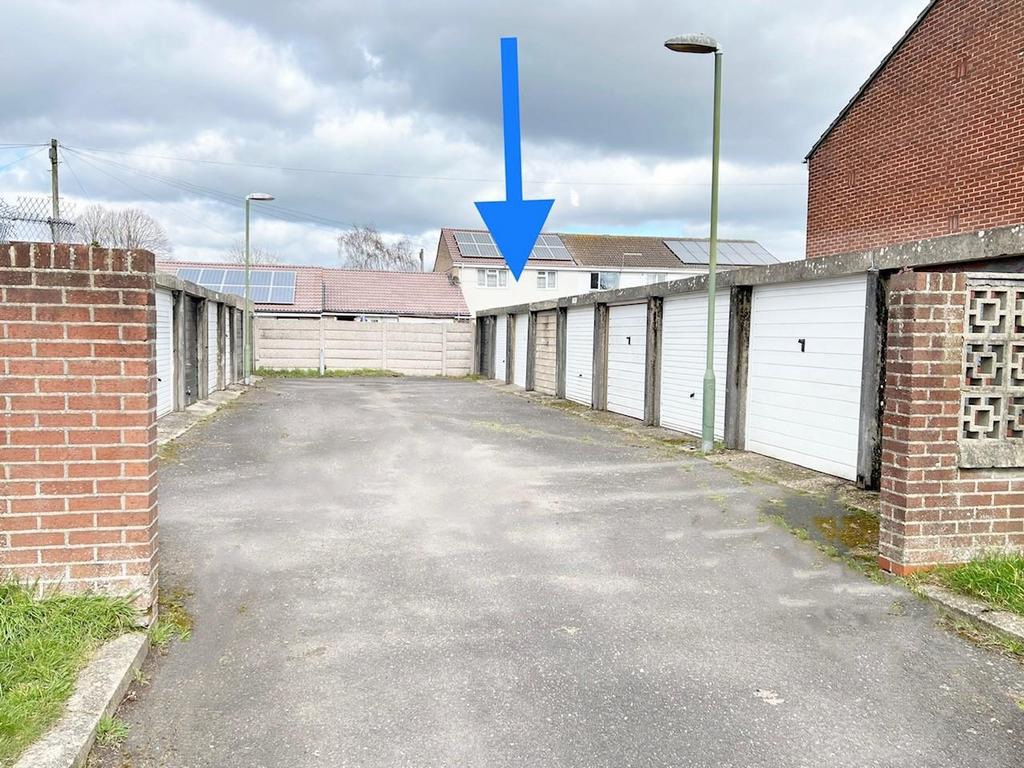 Garage in row.jpg