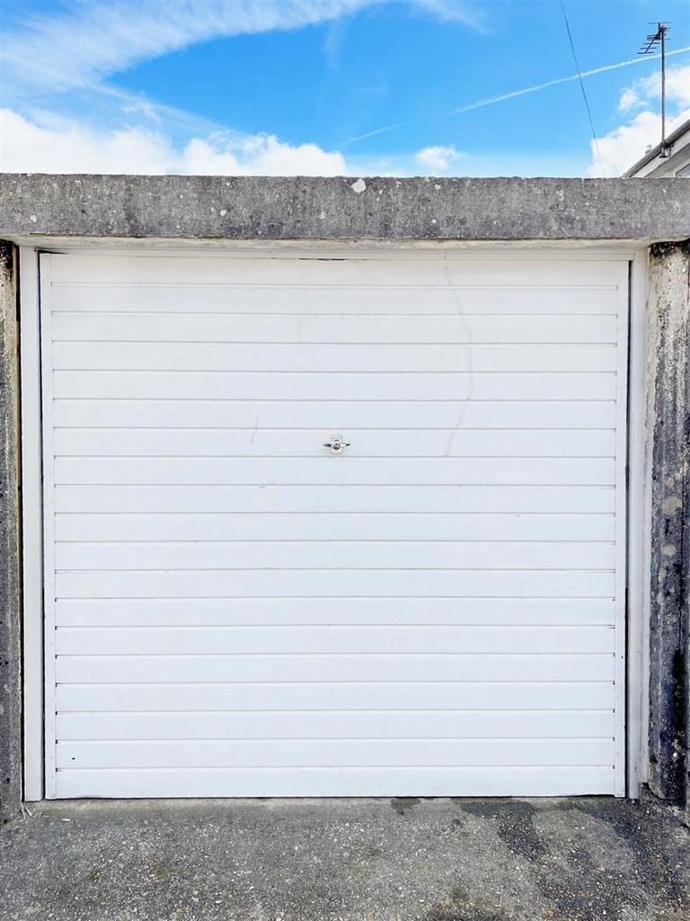 Garage front.jpg