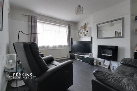 22 Lawrence Drive, Ickenham, Uxbridge, UB10 8RW