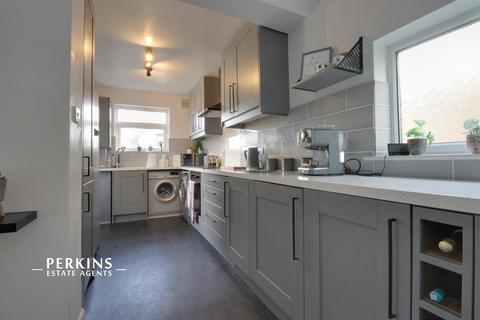 22 Lawrence Drive, Ickenham, Uxbridge, UB10 8RW