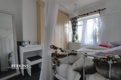 22 Lawrence Drive, Ickenham, Uxbridge, UB10 8RW