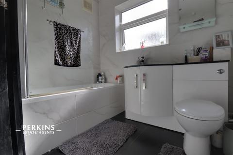 22 Lawrence Drive, Ickenham, Uxbridge, UB10 8RW