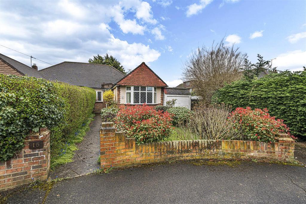 Greenwood Close, Thames Ditton 2 bed house £550,000