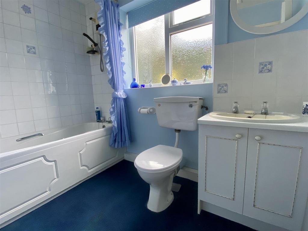 Bathroom.jpeg
