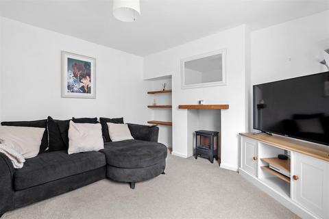 2 Bayly Close, Evesham, WR11 1HN