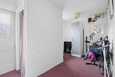 2 Bayly Close, Evesham, WR11 1HN