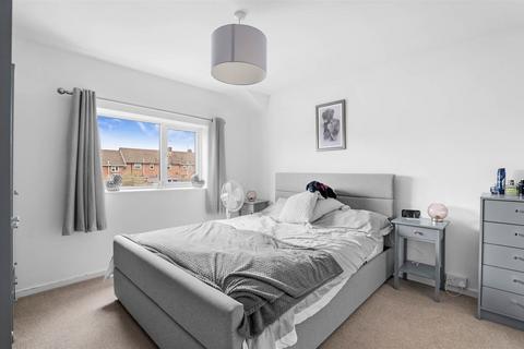 2 Bayly Close, Evesham, WR11 1HN