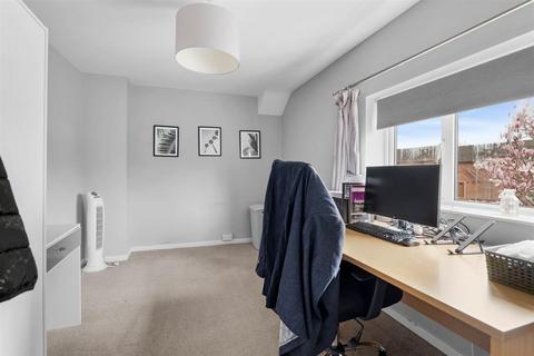 2 Bayly Close, Evesham, WR11 1HN