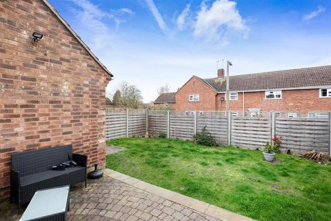 2 Bayly Close, Evesham, WR11 1HN