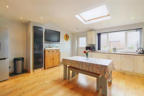 3 bedroom semi-detached house for sale - Withyside, Denby Dale, Huddersfield, HD8 8SF
