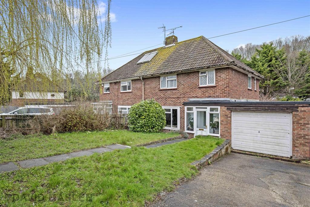 Leybourne Road 3 bed house for sale £350,000