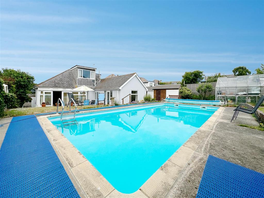 Northfields Lane, Brixham 4 bed detached bungalow for sale £625,000