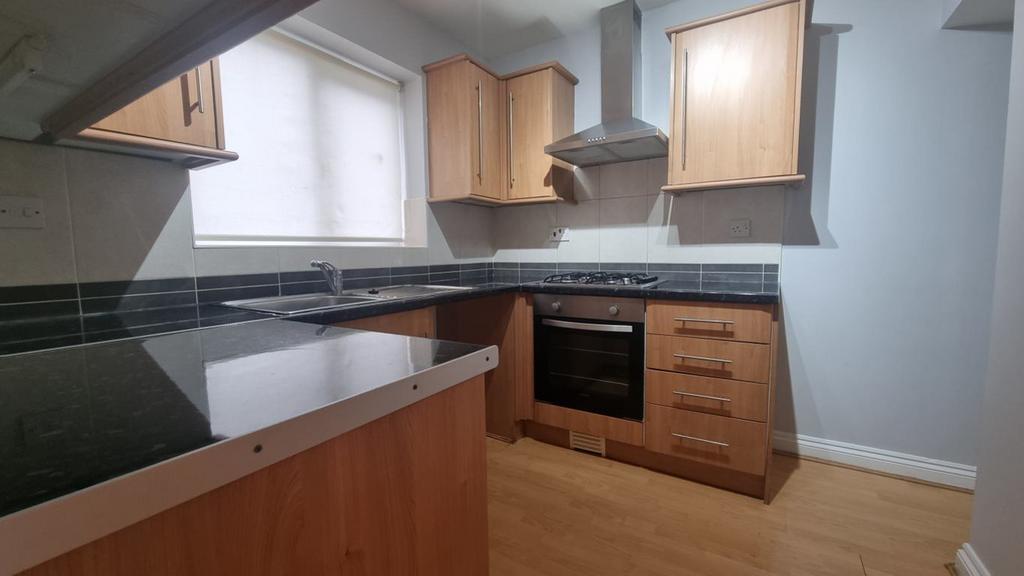 Mount Pleasant, Quarry Bank 2 bed terraced house £825 pcm (£190 pw)