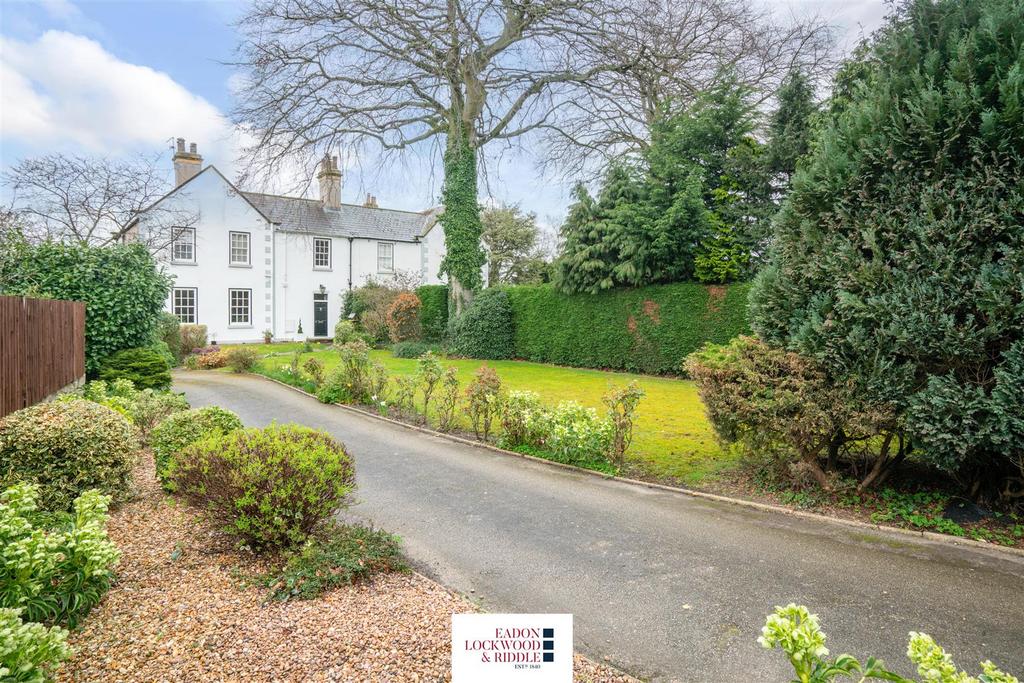 High Road, CarltonInLindrick, Worksop 3 bed semidetached house for