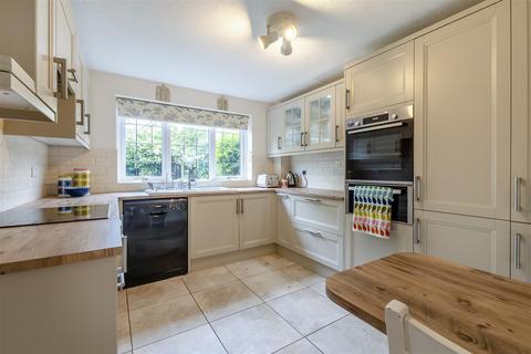 5 Hawthorn Drive, Uppingham, Oakham, LE15 9TA