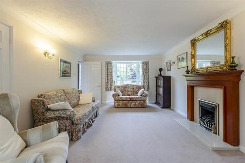 5 Hawthorn Drive, Uppingham, Oakham, LE15 9TA