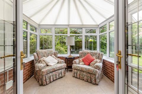 5 Hawthorn Drive, Uppingham, Oakham, LE15 9TA