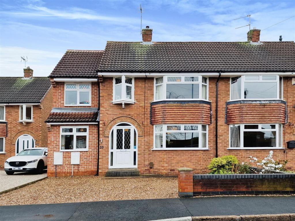 Clifton Drive, Mickleover, Derby 4 bed semidetached house for sale £