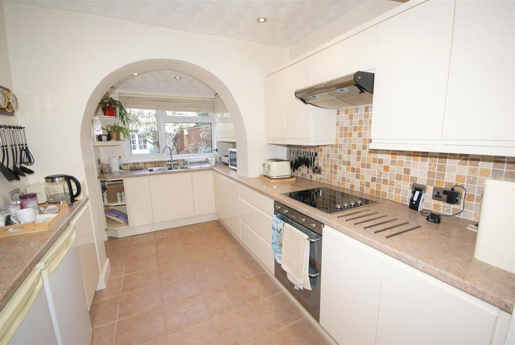 Birchy Barton Hill, Heavitree, Exeter 4 bed semidetached house £