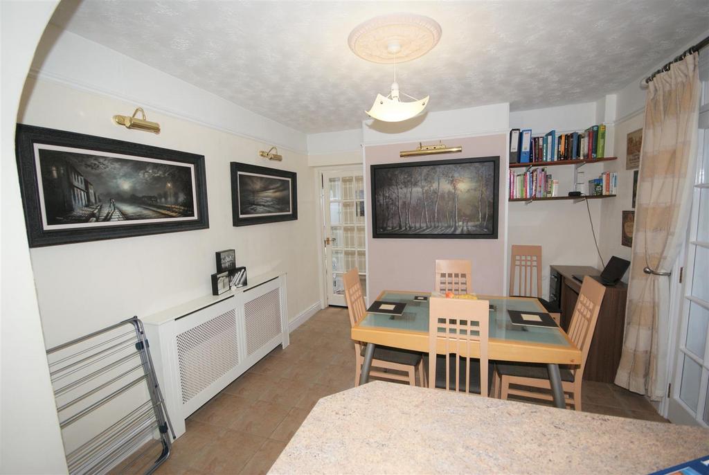 Birchy Barton Hill, Heavitree, Exeter 4 bed semidetached house £