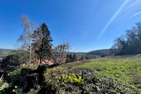 7 Burnt Oak, Dursley, GL11 4HD