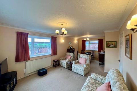 7 Burnt Oak, Dursley, GL11 4HD